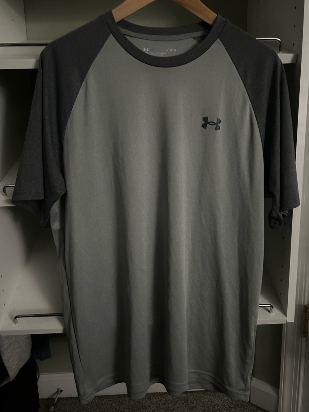 Under Armour Men's Two-Tone Gray Raglan Performance Tee